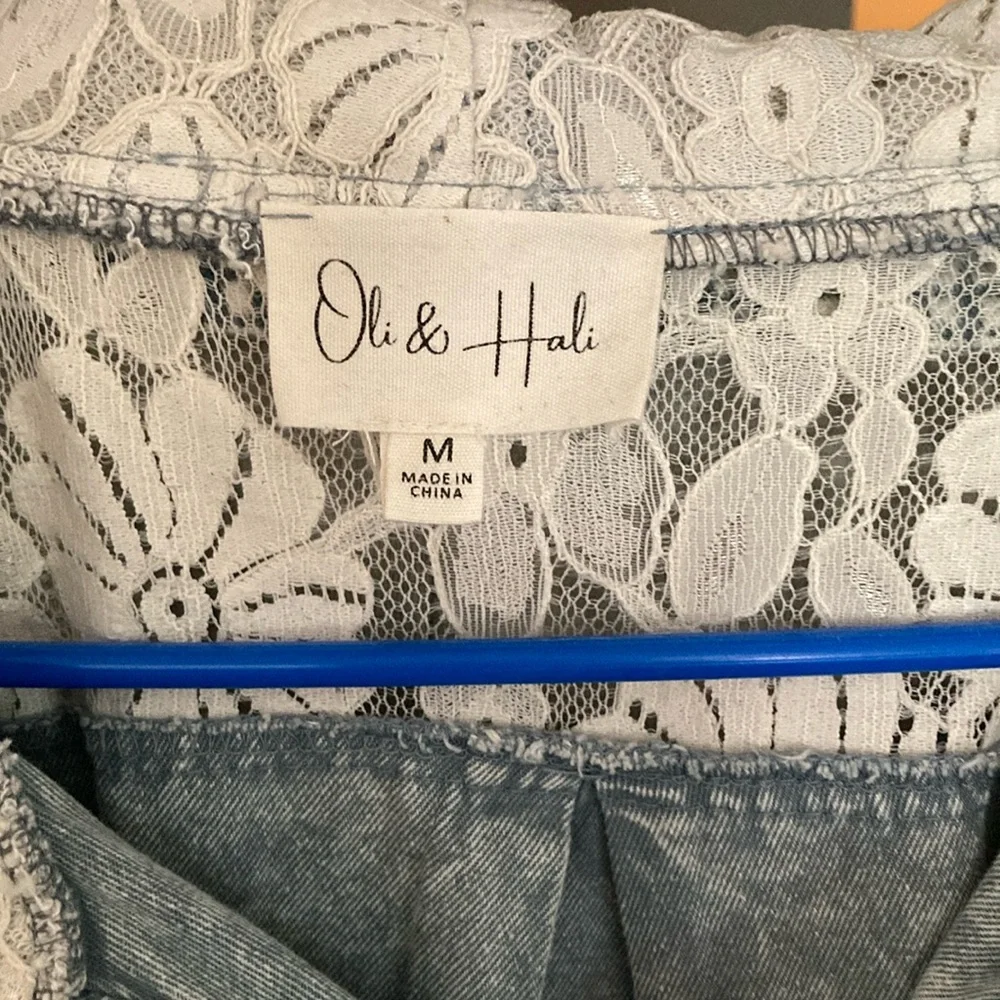 Cute Oli and Hali tiered shirt - Picture 4 of 7